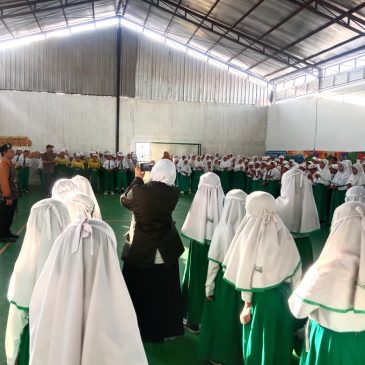 Penanaman Disiplin dan Nilai Spiritual Warnai Apel Pagi MINU Wedoro